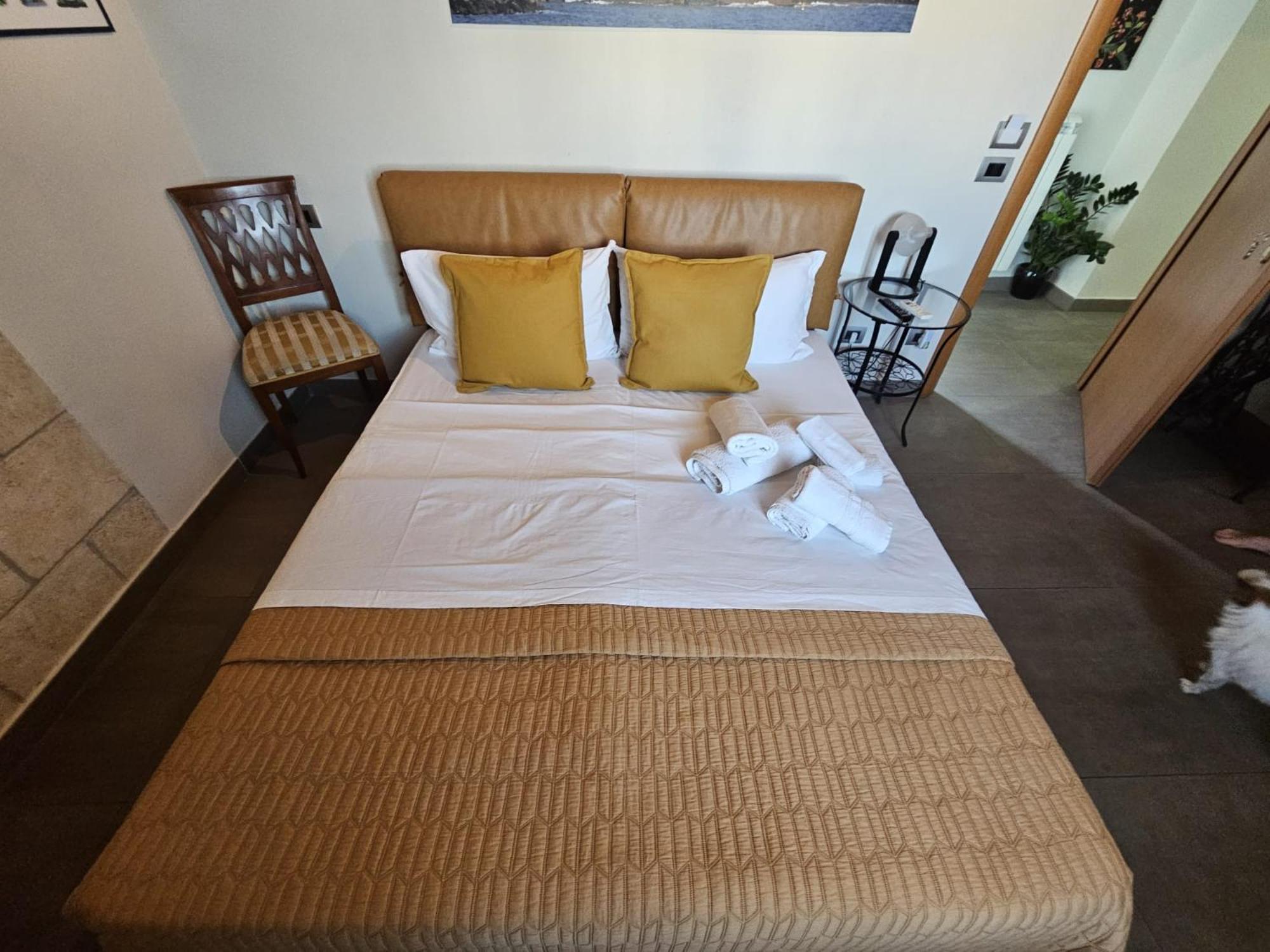 Mansarda Valu Apartment เนเปิลส์ ภายนอก รูปภาพ