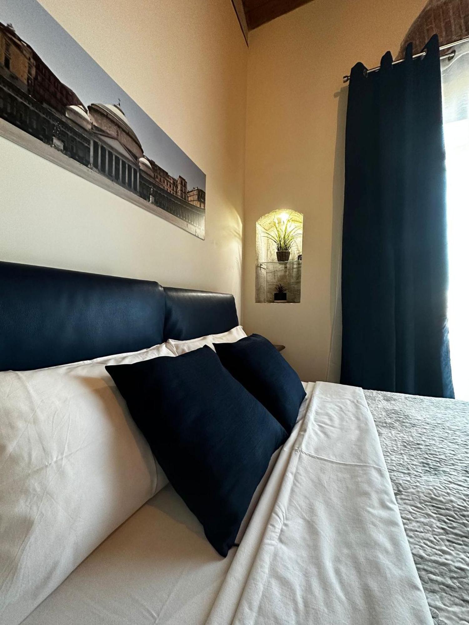 Mansarda Valu Apartment เนเปิลส์ ภายนอก รูปภาพ